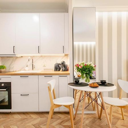 Sky Home- Rose Apartament -Manufaktura, Bezplatny Parking, Klima, Dostep Na Kod Łódź Exterior foto