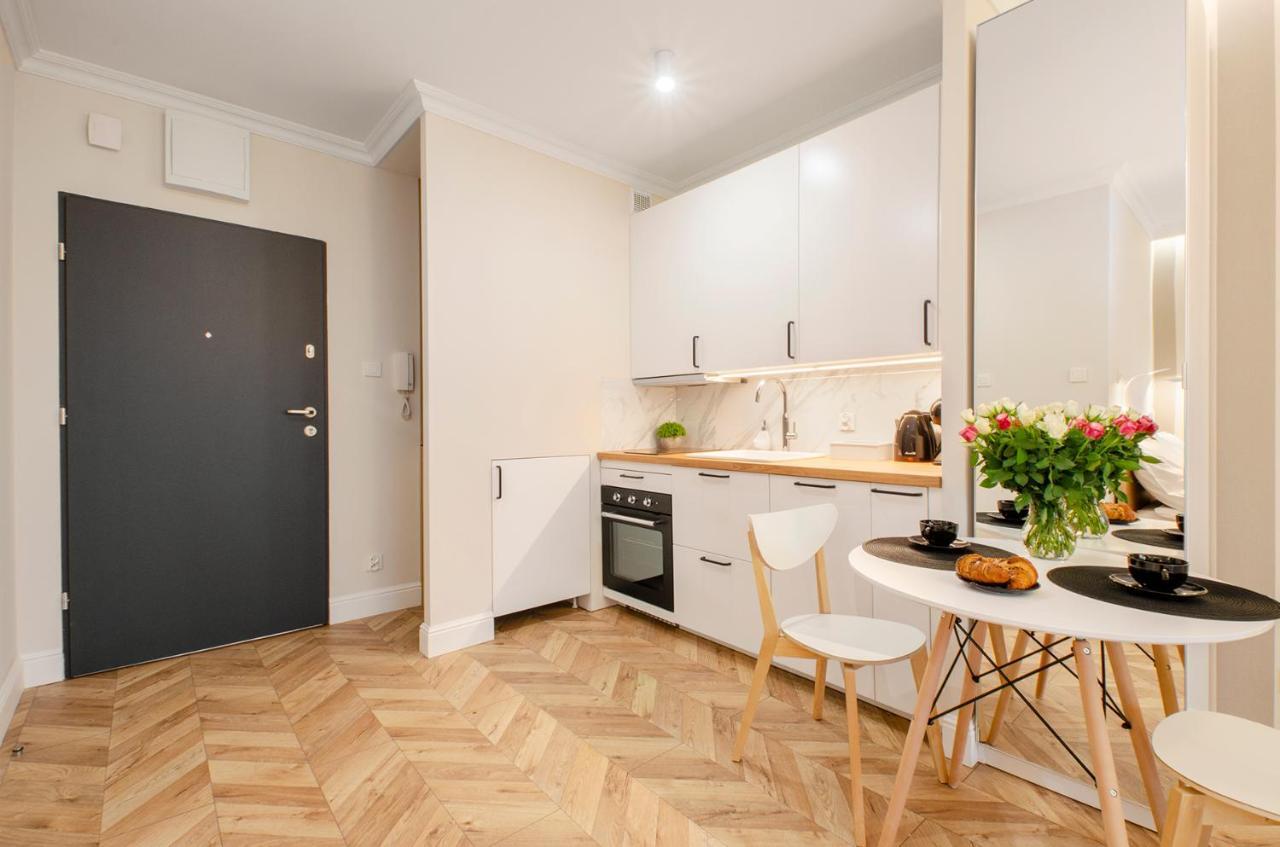 Sky Home- Rose Apartament -Manufaktura, Bezplatny Parking, Klima, Dostep Na Kod Łódź Exterior foto