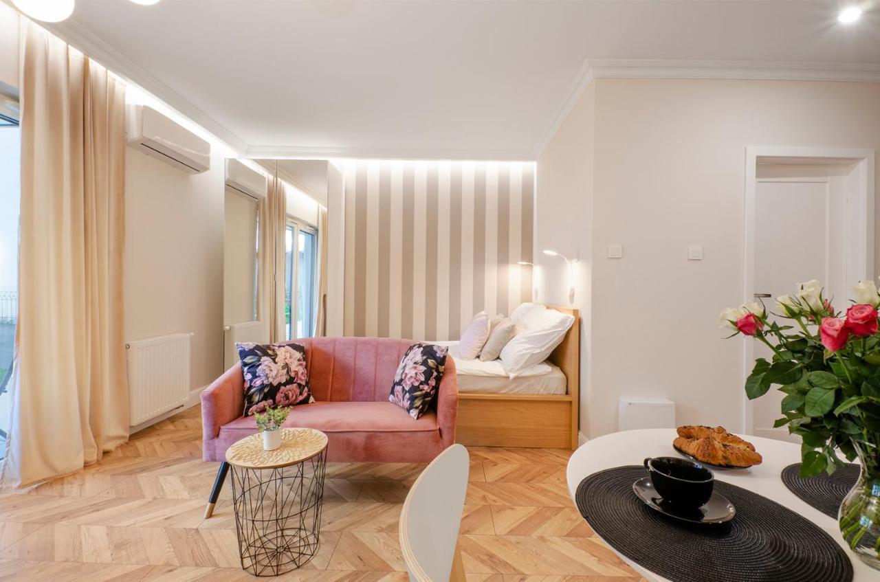 Sky Home- Rose Apartament -Manufaktura, Bezplatny Parking, Klima, Dostep Na Kod Łódź Exterior foto